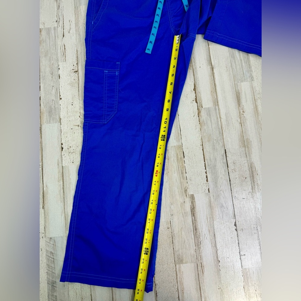 MC2 Scrub Set XL Blue Pocket V-Neck Top/ Medium Elastic Waist Cargo Bottom - Picture 7 of 14